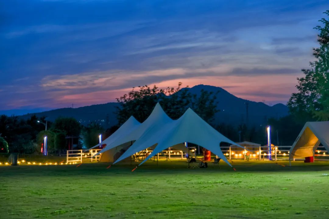 露营经济持续升温 产业全链条展现强劲活力